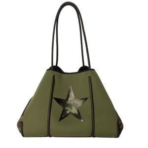 Haute Shore Tote Bag w/Wristlet( Camo w/Star)